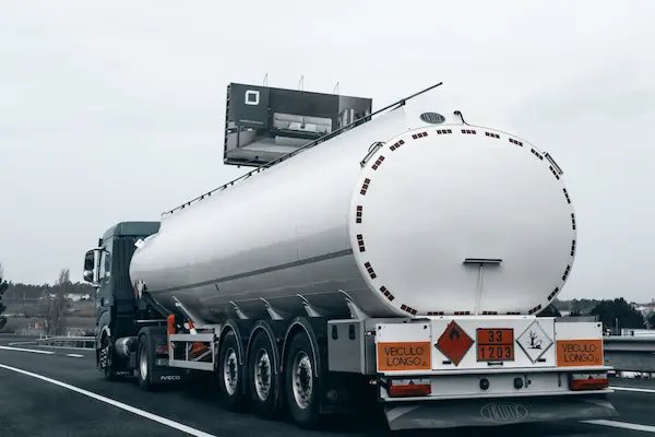 Transporte de combustible medios, seguridad y requisitos